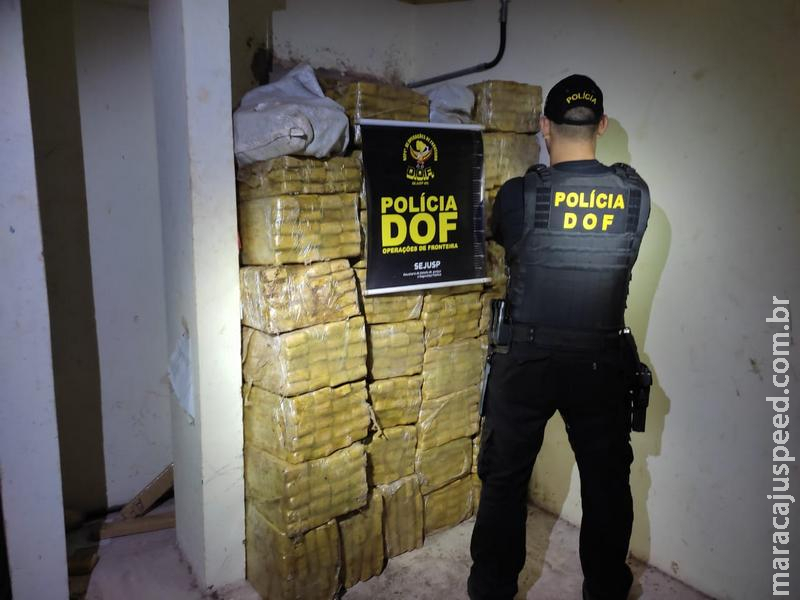 Mil e setecentos quilos de maconha foram apreendidos pelo DOF escondidos entre sacos de ração durante Operação Hórus Mil e setecentos quilos de maconha foram apreendidos pelo DOF escondidos entre sacos de ração durante Operação Hórus