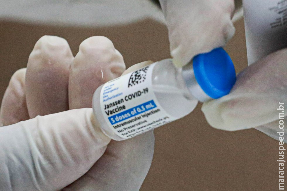Ministério da Saúde: brasileiro que recebeu vacina da Janssen deve tomar 2ª dose Ministério da Saúde: brasileiro que recebeu vacina da Janssen deve tomar 2ª dose