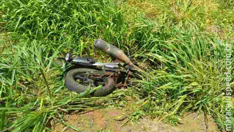 Moto parte ao meio e piloto morre após invadir pista e atingir picape na MS-306 Moto parte ao meio e piloto morre após invadir pista e atingir picape na MS-306