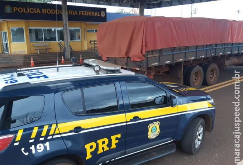 Motorista tenta fugir e é preso com caminhão carregado com cigarros Motorista tenta fugir e é preso com caminhão carregado com cigarros