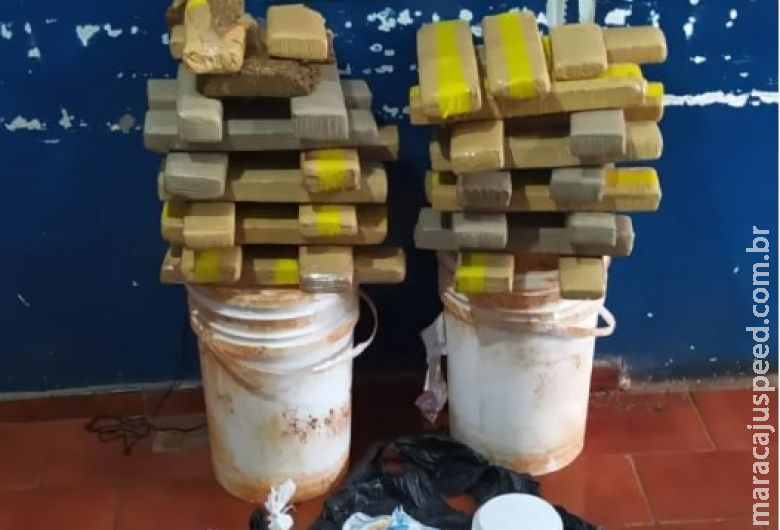 Mulher que fazia delivery de droga é presa com cocaína no sutiã Mulher que fazia delivery de droga é presa com cocaína no sutiã