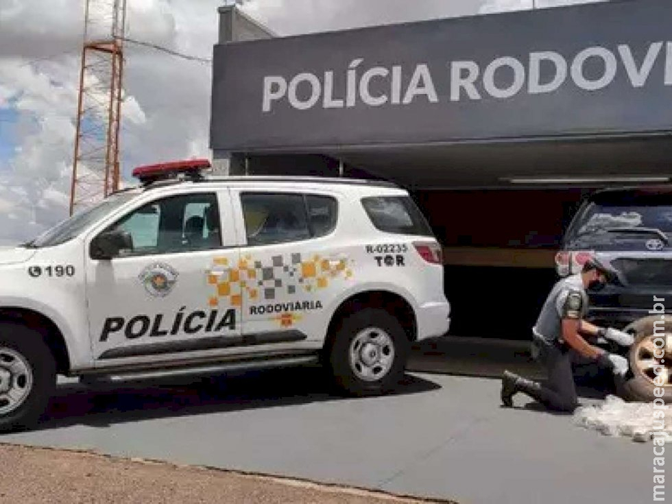 Mulheres são flagradas com R$ 1,1 milhão em SUV com placas de MS Mulheres são flagradas com R$ 1,1 milhão em SUV com placas de MS