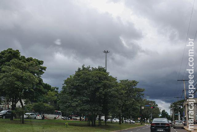 Novembro começa com céu encoberto por nuvens e chance de chuva em todo Estado Novembro começa com céu encoberto por nuvens e chance de chuva em todo Estado