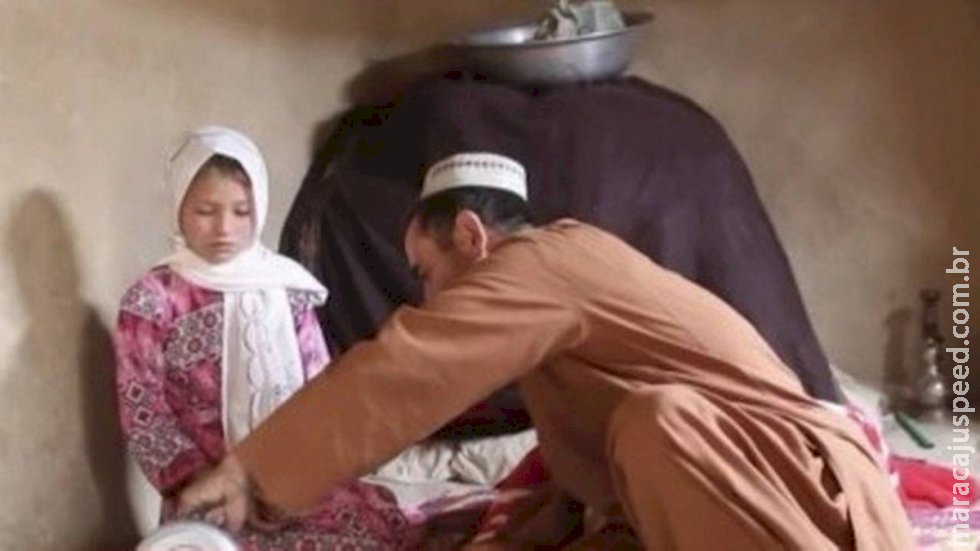 Para se alimentar, família vende casamento de filha de 9 anos com homem de 55 Para se alimentar, família vende casamento de filha de 9 anos com homem de 55