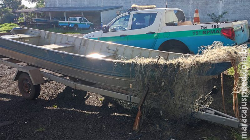 Polícia fiscaliza 82 pescadores em quatro rios e apreende arma de fogo, redes e anzóis de galhos Polícia fiscaliza 82 pescadores em quatro rios e apreende arma de fogo, redes e anzóis de galhos