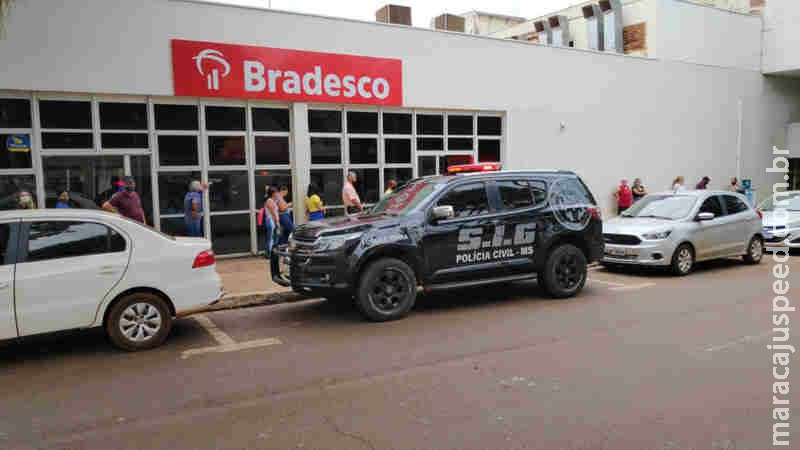 Polícia prende um dos ladrões que levaram R$ 240 mil de banco em Dourados Polícia prende um dos ladrões que levaram R$ 240 mil de banco em Dourados