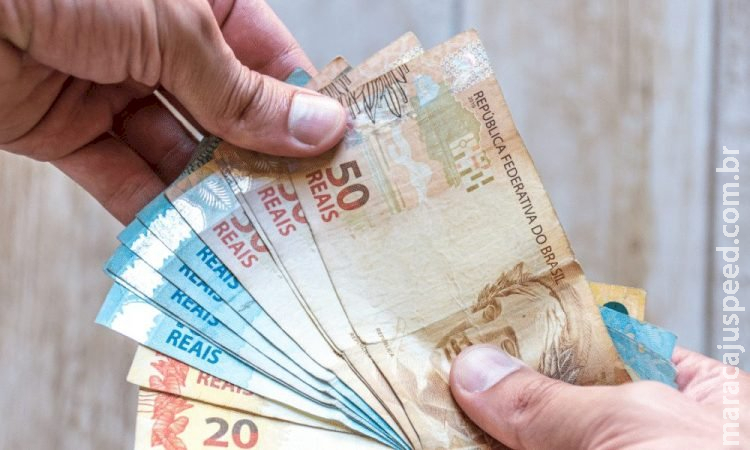 Salário mínimo para 2022 pode chegar a R$ 1.210 Salário mínimo para 2022 pode chegar a R$ 1.210