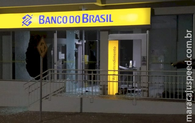Seis criminosos são metralhados e mortos durante tentativa de assalto a Banco Seis criminosos são metralhados e mortos durante tentativa de assalto a Banco
