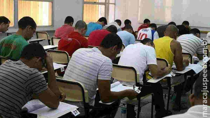 Semana começa com cinco concursos abertos e salários de até R$ 8 mil em MS Semana começa com cinco concursos abertos e salários de até R$ 8 mil em MS