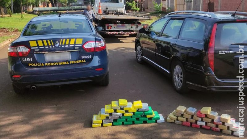 Traficante abandona carro após fuga e PRF apreende 60 quilos de cocaína Traficante abandona carro após fuga e PRF apreende 60 quilos de cocaína