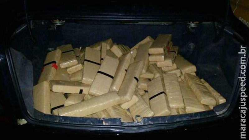 Traficante é perseguido e abandona carro com maconha após disparos na BR-158 Traficante é perseguido e abandona carro com maconha após disparos na BR-158