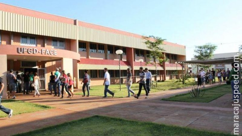 UFGD aprova retorno presencial em 2022 e discute vacinação obrigatória de estudantes UFGD aprova retorno presencial em 2022 e discute vacinação obrigatória de estudantes