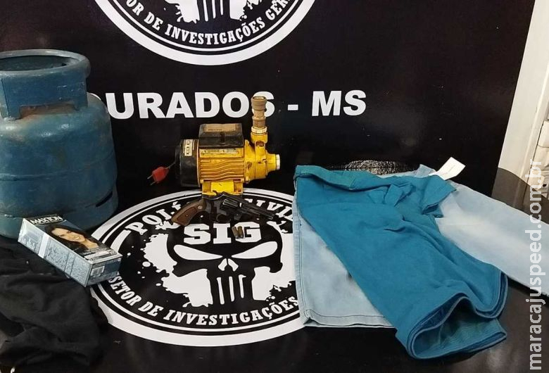 Armado, homem reage à prisão e é conduzido a DP por dois crimes Armado, homem reage à prisão e é conduzido a DP por dois crimes