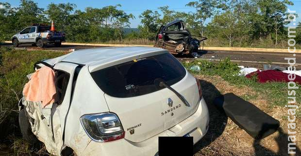 Batida frontal de carros deixa cinco mortos na BR-060 em Nioaque Batida frontal de carros deixa cinco mortos na BR-060 em Nioaque
