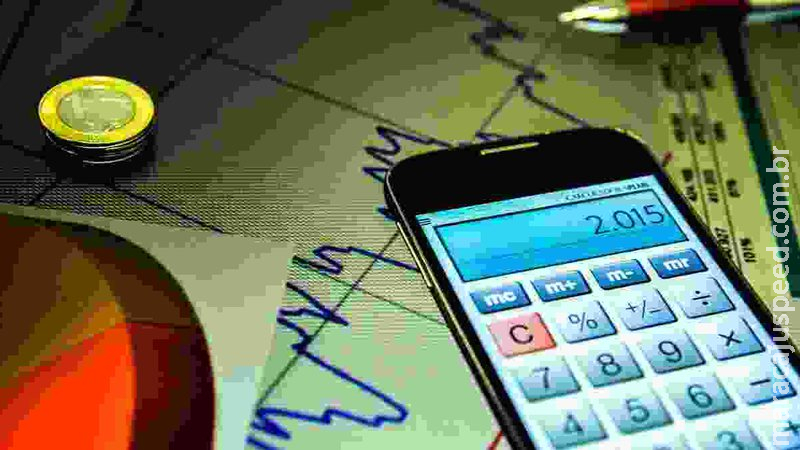 BC reduz previsão de crescimento da economia de 4,7% para 4,4% em 2021 BC reduz previsão de crescimento da economia de 4,7% para 4,4% em 2021