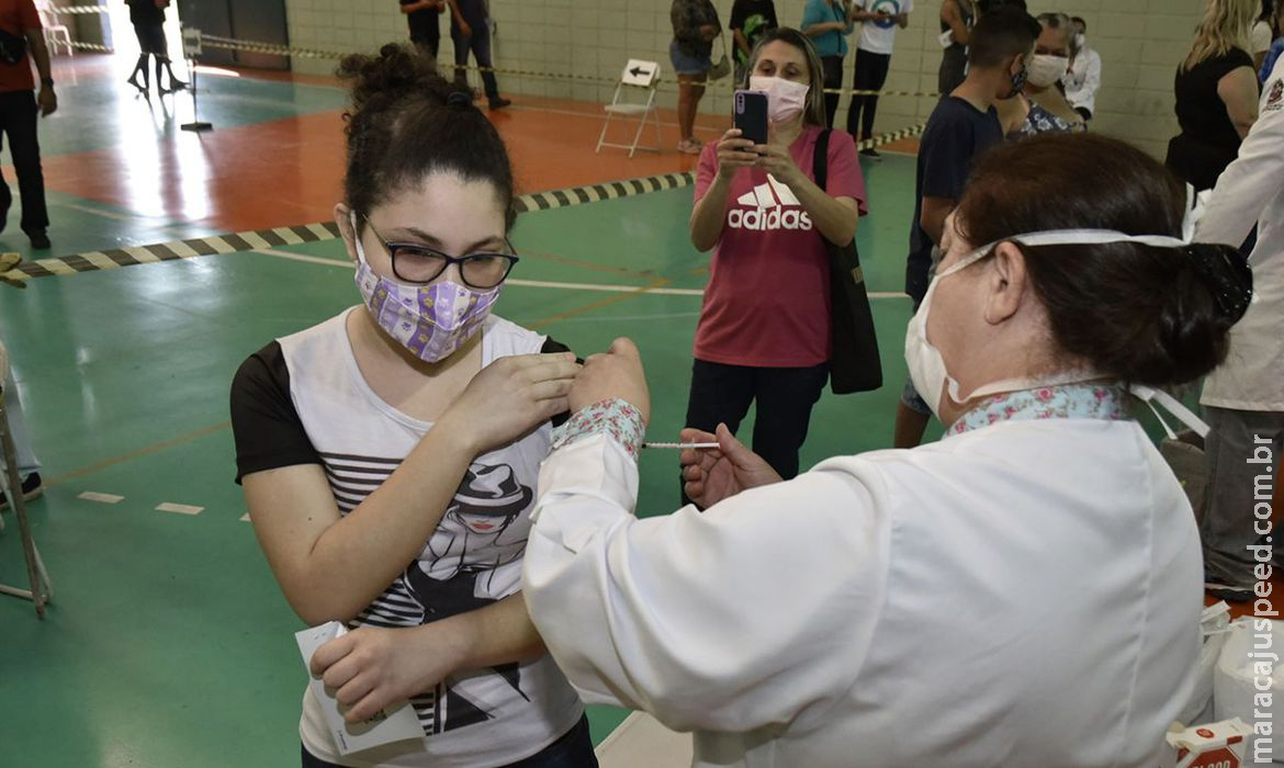Brasil supera marca de 90% da população-alvo vacinada com a 1ª dose Brasil supera marca de 90% da população-alvo vacinada com a 1ª dose