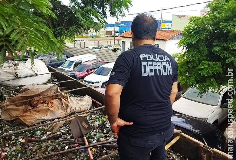 Carga de maconha escondida em meio a vidros deve passar de 1 tonelada Carga de maconha escondida em meio a vidros deve passar de 1 tonelada