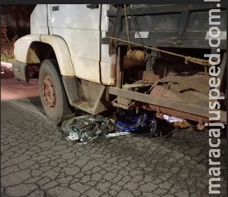 Carregado com 14 toneladas de soja, caminhão perdeu freio antes de matar motociclista Carregado com 14 toneladas de soja, caminhão perdeu freio antes de matar motociclista
