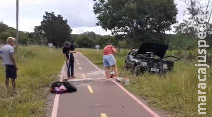 Carro capota com família que iria para balneário e cinco ficam feridos em MS Carro capota com família que iria para balneário e cinco ficam feridos em MS
