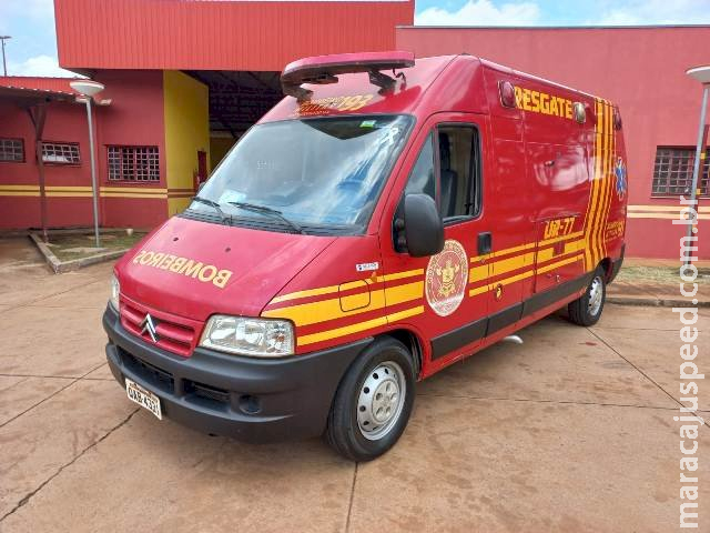 Carro e triciclo elétrico colidem e idosa é encaminhada ao hospital de Caarapó Carro e triciclo elétrico colidem e idosa é encaminhada ao hospital de Caarapó