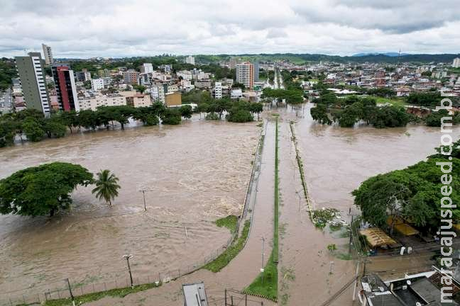 Chuvas no sul da Bahia deixam mais de 16 mil desabrigados Chuvas no sul da Bahia deixam mais de 16 mil desabrigados
