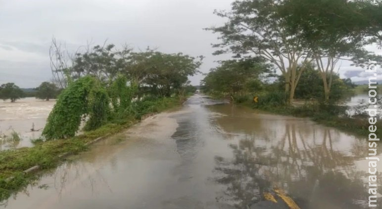 Cidades do norte de Minas Gerais registram danos por fortes chuvas