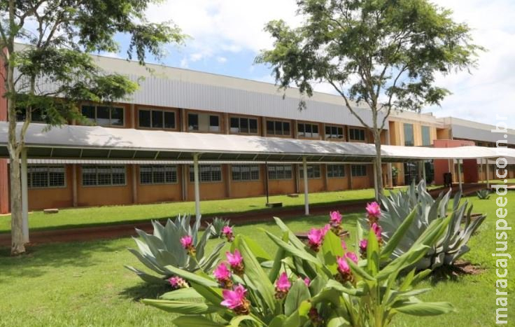 Com salário de até R$ 4 mil, UFGD divulga edital para selecionar técnico-administrativos Com salário de até R$ 4 mil, UFGD divulga edital para selecionar técnico-administrativos
