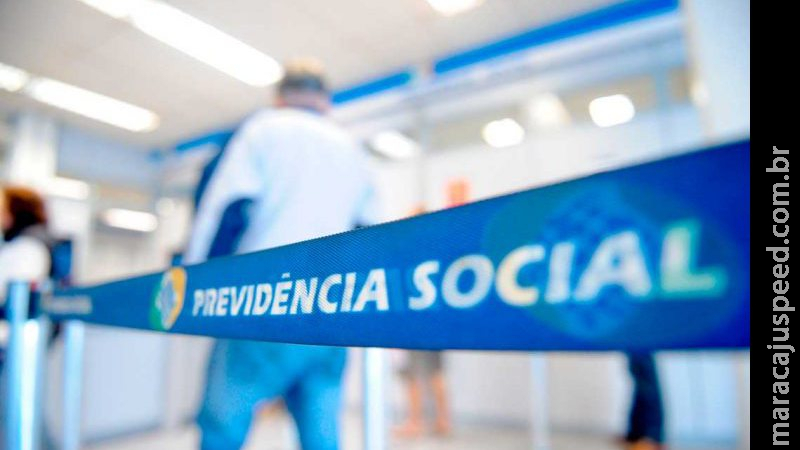 Comissão da Câmara aprova 14° salário para beneficiários do INSS Comissão da Câmara aprova 14° salário para beneficiários do INSS