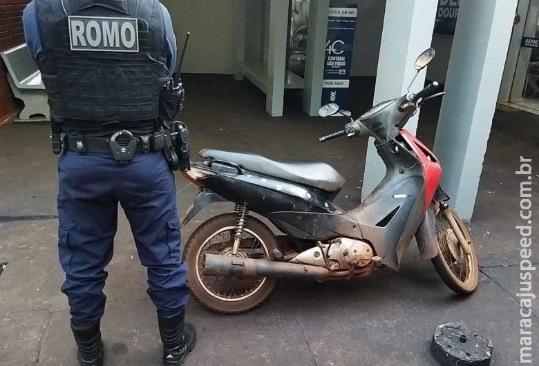 Detido com moto furtada, jovem diz que pegou veículo emprestado do cunhado de 11 anos Detido com moto furtada, jovem diz que pegou veículo emprestado do cunhado de 11 anos