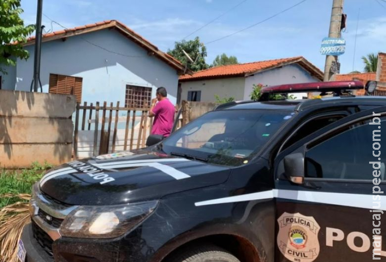 Homem agride e ameaça esposa com faca e vai preso Homem agride e ameaça esposa com faca e vai preso