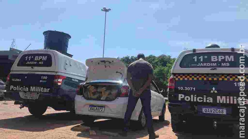 Homem é preso com carro lotado de maconha em Jardim Homem é preso com carro lotado de maconha em Jardim
