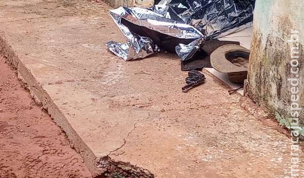 Homem mata ex-mulher e morre em seguida em Três Lagoas Homem mata ex-mulher e morre em seguida em Três Lagoas