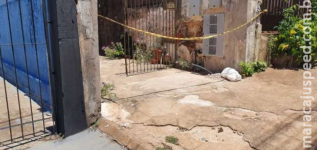 Idosa é encontrada morta em porta-malas trancado Idosa é encontrada morta em porta-malas trancado