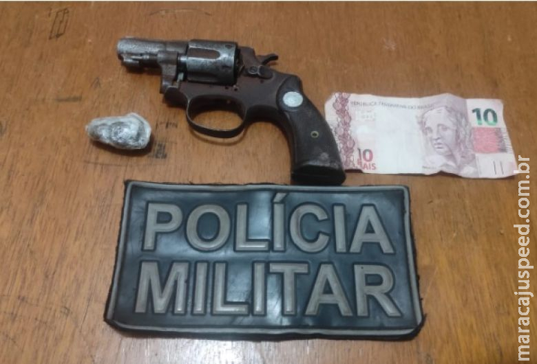 Jovem foge da polícia com arma e droga, cai de bicicleta e vai preso Jovem foge da polícia com arma e droga, cai de bicicleta e vai preso