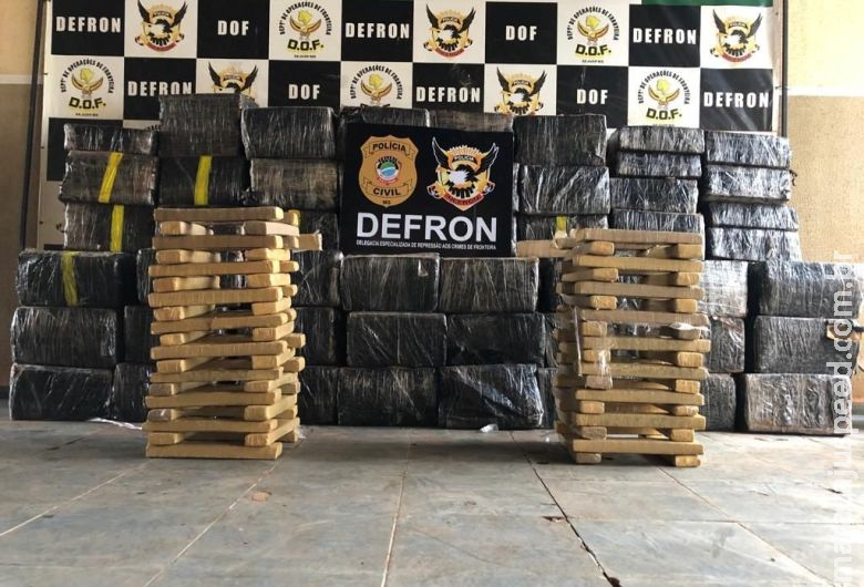Maconha apreendida em carga de cacos de vidro totalizou quase 2 toneladas Maconha apreendida em carga de cacos de vidro totalizou quase 2 toneladas