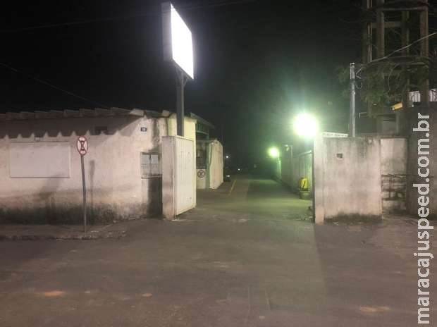 Mãe encontra bebê de 4 meses morta em cima da cama Mãe encontra bebê de 4 meses morta em cima da cama