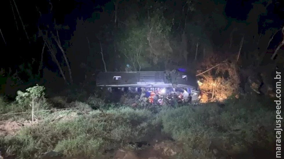 MG: Acidente com ônibus deixa dois mortos e 34 feridos na BR-381 MG: Acidente com ônibus deixa dois mortos e 34 feridos na BR-381