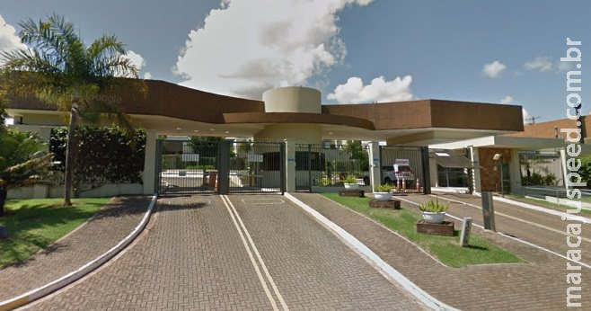 Morador é denunciado por ameaçar funcionário e atirar dentro de condomínio Morador é denunciado por ameaçar funcionário e atirar dentro de condomínio