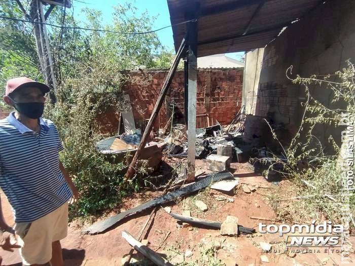 Morador esquece panela fervendo e casa pega fogo Morador esquece panela fervendo e casa pega fogo