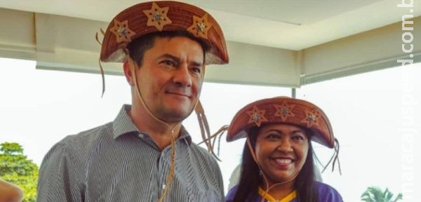 Moro repete presidenciáveis e usa chapéu típico em visita ao Nordeste Moro repete presidenciáveis e usa chapéu típico em visita ao Nordeste