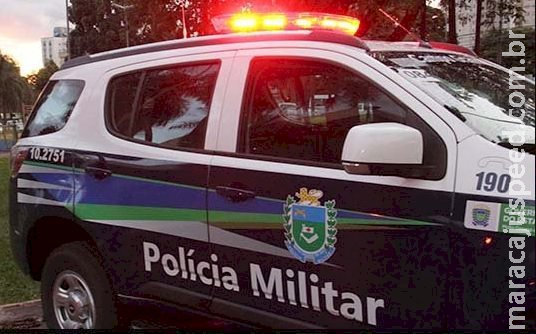 Motorista atropela vendedor de salgados e colide contra carro estacionado em MS Motorista atropela vendedor de salgados e colide contra carro estacionado em MS