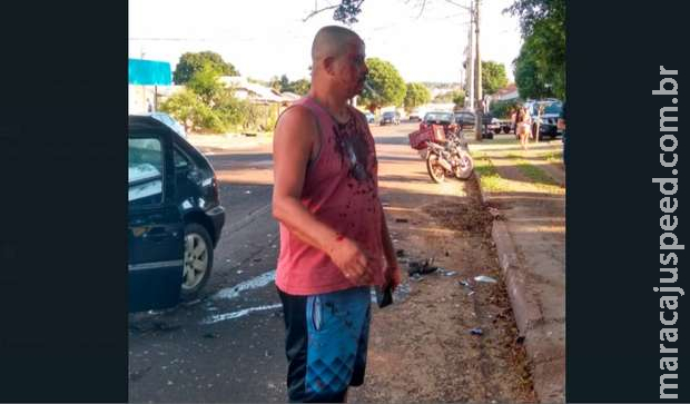 Motorista com cerveja na mão bate em carro parado e corta a cara no Taquarussu Motorista com cerveja na mão bate em carro parado e corta a cara no Taquarussu