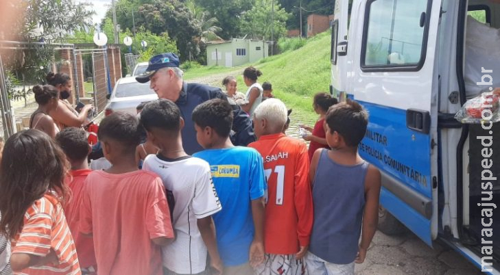 PM de Corumbá entrega brinquedos arrecadados na campanha PM de Corumbá entrega brinquedos arrecadados na campanha