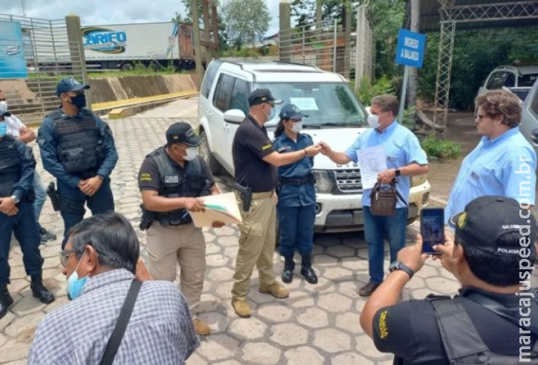 PM e polícia boliviana realizam devolução de carros roubados PM e polícia boliviana realizam devolução de carros roubados