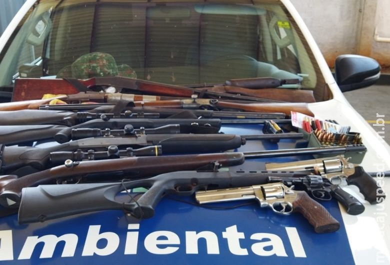 PMA prende 8 e apreende 12 armas entre rifles, espingardas e revólveres PMA prende 8 e apreende 12 armas entre rifles, espingardas e revólveres