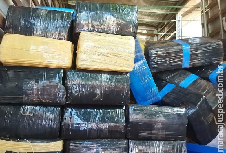Polícia apreende quase 3t de maconha escondidas em oficina mecânica Polícia apreende quase 3t de maconha escondidas em oficina mecânica