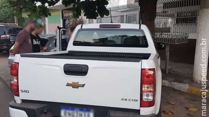 Polícia Civil recupera carro alugado que seria vendido na Bolívia Polícia Civil recupera carro alugado que seria vendido na Bolívia