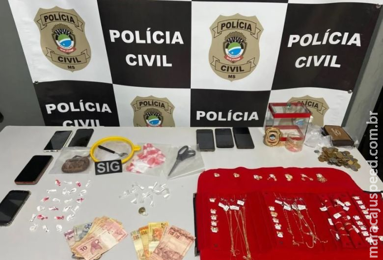 Pontos de venda de drogas são fechados e cinco pessoas presas Pontos de venda de drogas são fechados e cinco pessoas presas