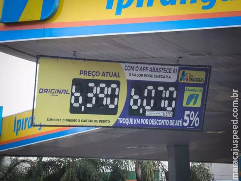 Preço da gasolina cai R$ 0,11 e aplicativo promete litro a R$ 6,07