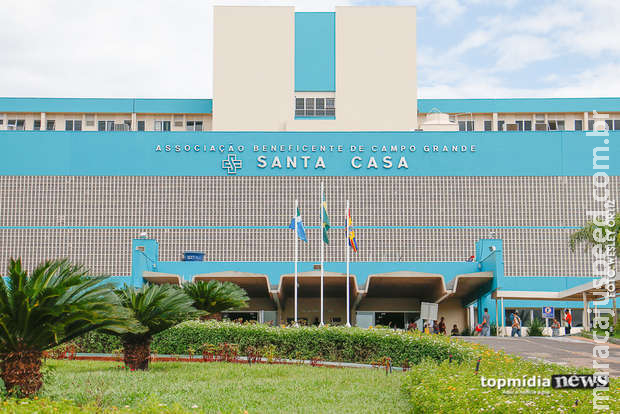 Preso internado sob escolta furta celular e foge da Santa Casa